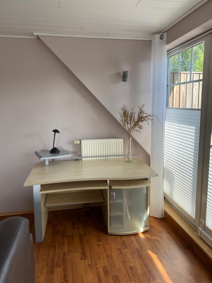 Moderne Maisonette-Wohnung Am Karpfenteich; Modern Apartment With View Of The Carp Pond Barmstedt Exterior photo