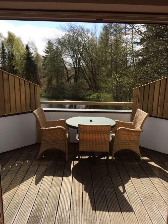 Moderne Maisonette-Wohnung Am Karpfenteich; Modern Apartment With View Of The Carp Pond Barmstedt Exterior photo