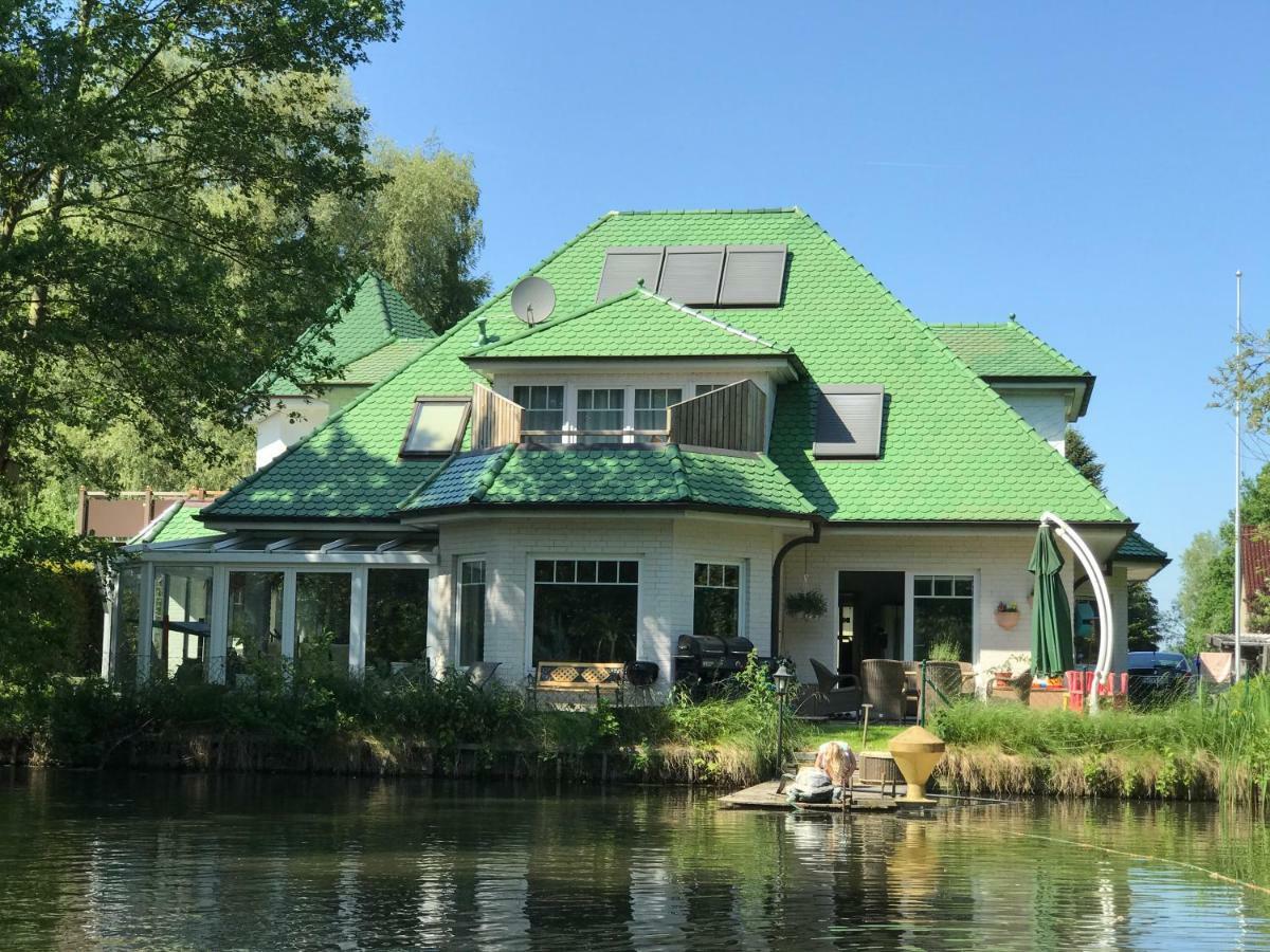 Moderne Maisonette-Wohnung Am Karpfenteich; Modern Apartment With View Of The Carp Pond Barmstedt Exterior photo